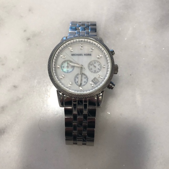 Michael Kors Women’s Watch, Style: 5020 - Picture 4 of 12